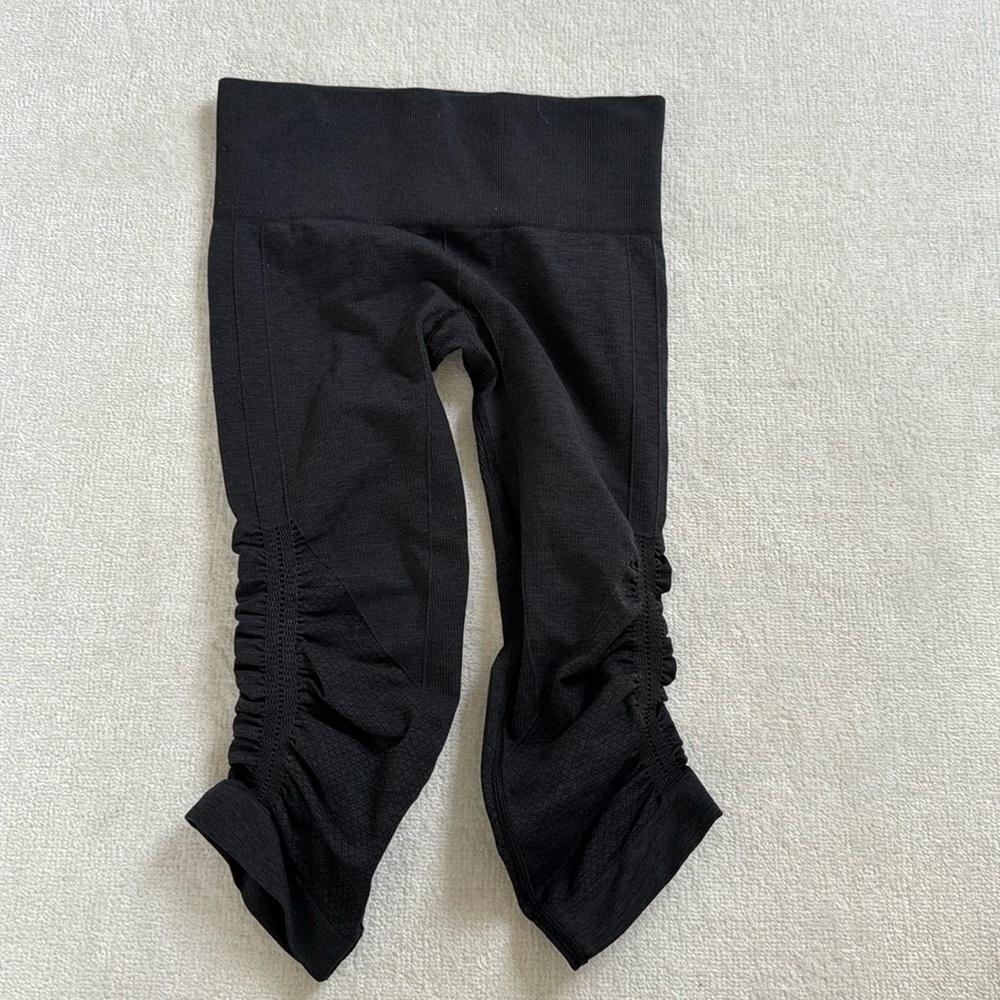Lululemon In The Flow Scrunch Crop Leggings 2